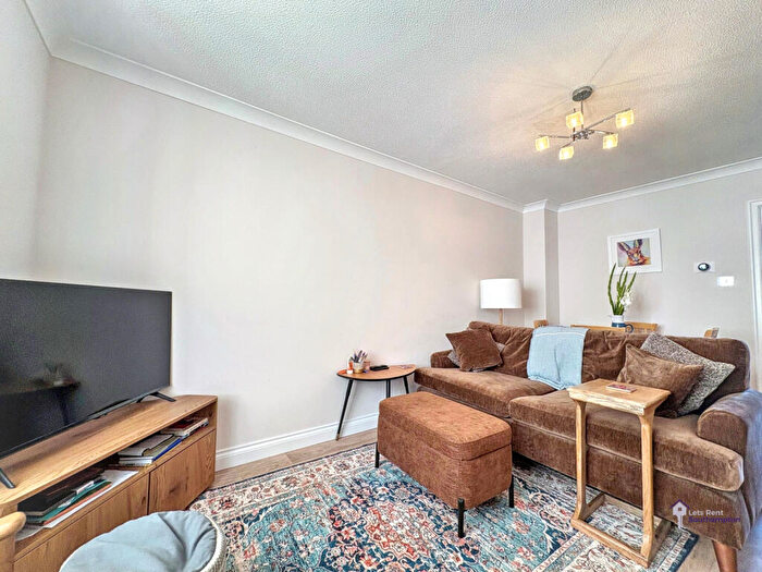 2 Bedroom Terraced House To Rent In Hamble, SO31