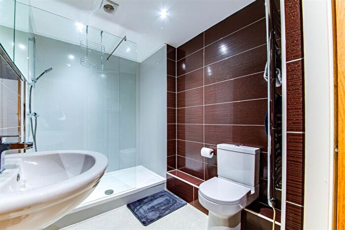 4 Bedroom Flat To Rent In Denby Street, Sheffield, S2