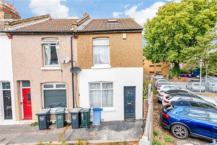 2 Bedroom End Terrace House For Sale In Gordon Road, Dartford, Kent, DA1
