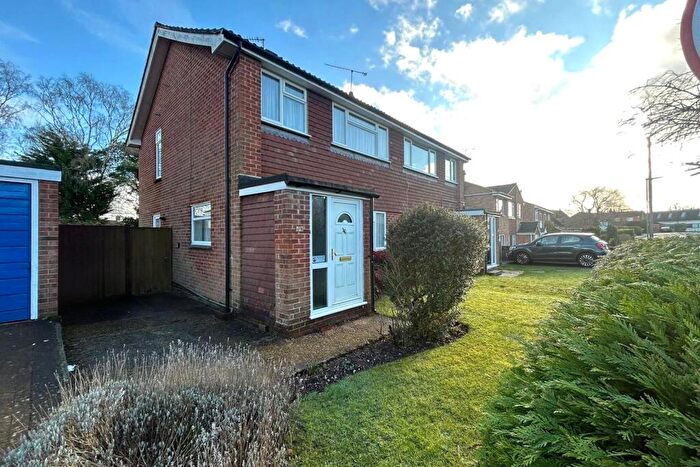 3 Bedroom Semi-Detached House For Sale In Alma Way, Farnham, Surrey, GU9