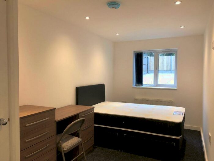 6 Bedroom Terraced House To Rent In Dawlish Road, Selly Oak, Birmingham, West Midlands, B29