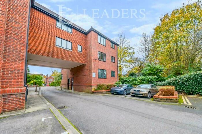 1 Bedroom Flat To Rent In Hillside Road, St Albans, AL1