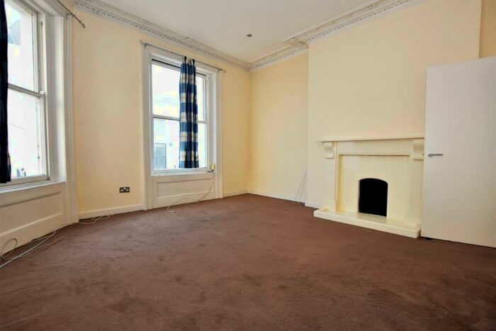 1 Bedroom Flat To Rent In High Street, Cheltenham, Gloucestershire, GL50