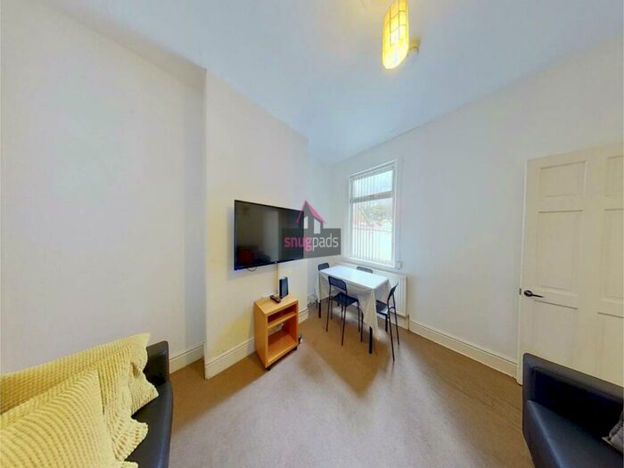 3 Bedroom House To Rent In Elleray Road, Salford, M6