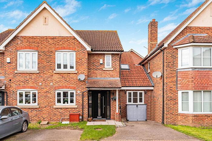 3 Bedroom Semi Detached House For Sale In Buttercup Close, Hatfield, Hertfordshire, AL10