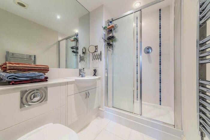 5 Bedroom Property To Rent In Tallow Road, Brentford, TW8
