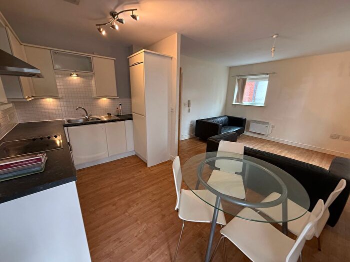2 Bedroom Flat To Rent In Woodbrook Grove, Bournville, Birmingham, B31