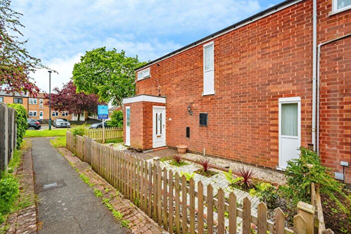 3 Bedroom End Of Terrace House For Sale In Montrose Close, Sinfin, Derby, DE24