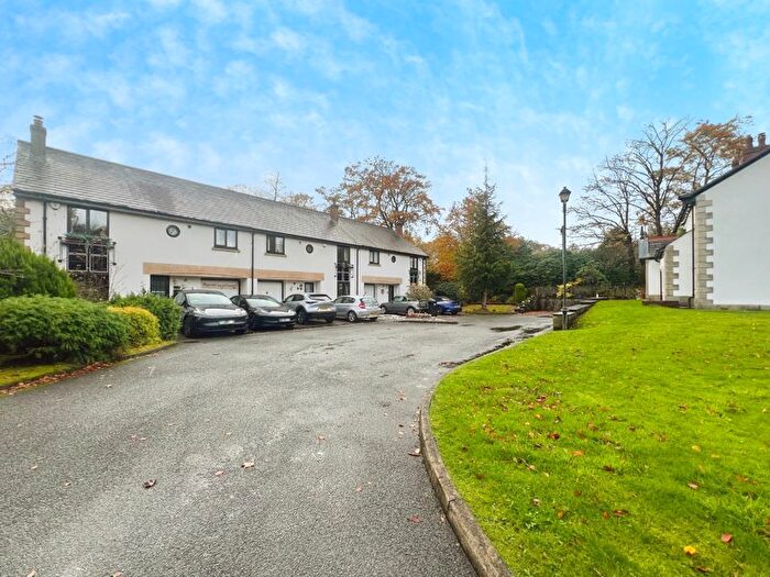 4 Bedroom Mews For Sale In Oldhams Lane, Sharples, BL1