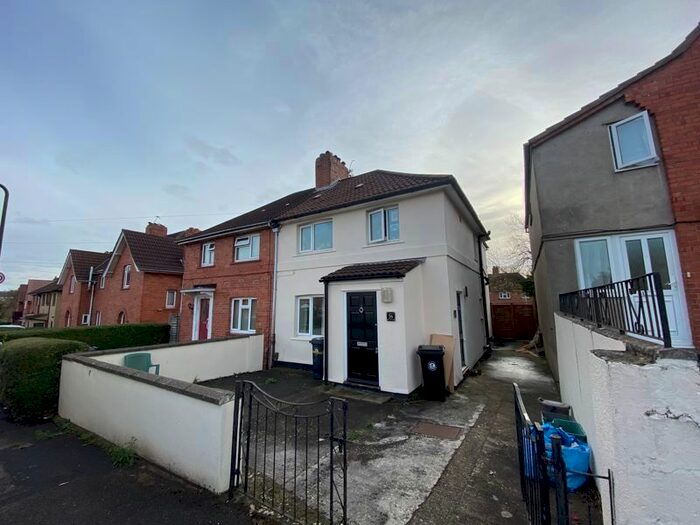 2 Bedroom Flat To Rent In Chedworth Road, Lockleaze, BS7