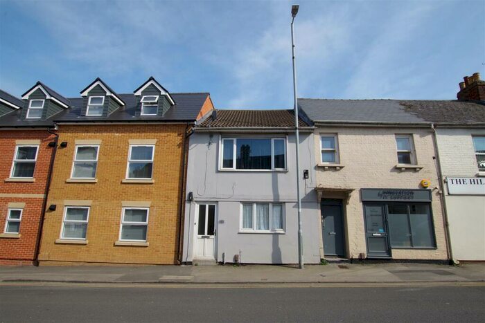 1 Bedroom Flat To Rent In Victoria Road, Old Town, Swindon, SN1
