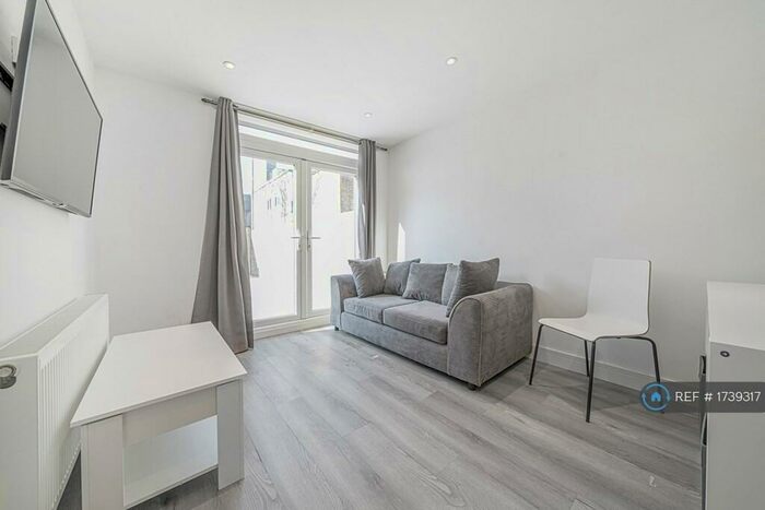 1 Bedroom Flat To Rent In Sedgmoor Place, London, SE5