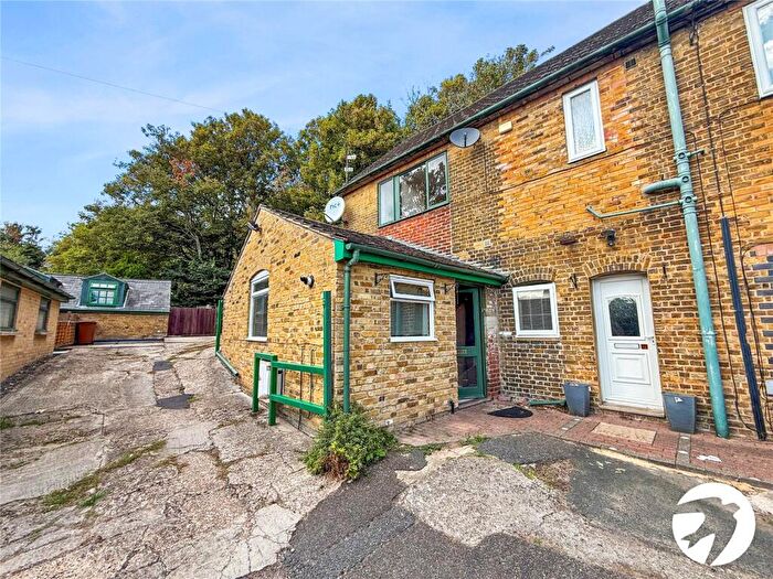3 Bedroom Semi Detached House To Rent In Chalgrove Mews, Vicarage Road, Halling, Rochester, ME2