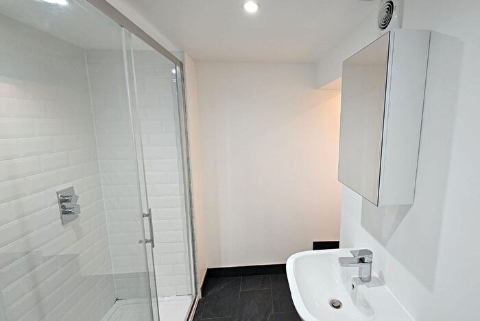 1 Bedroom Flat For Sale In Amyand Park Road, St Margarets, Twickenham, TW1