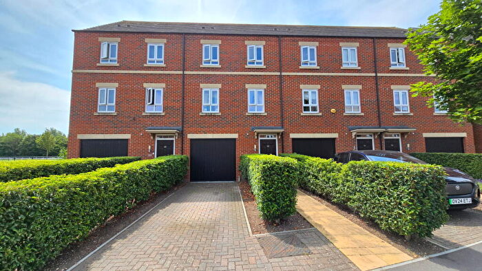 3 Bedroom Town House For Sale In Fetlock Drive, Newbury, RG14