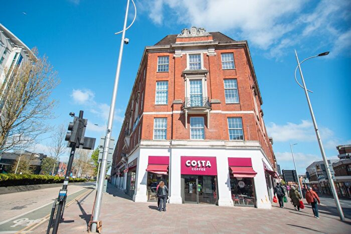 1 Bedroom Flat To Rent In Ferensway, Kingston Upon Hull, HU2