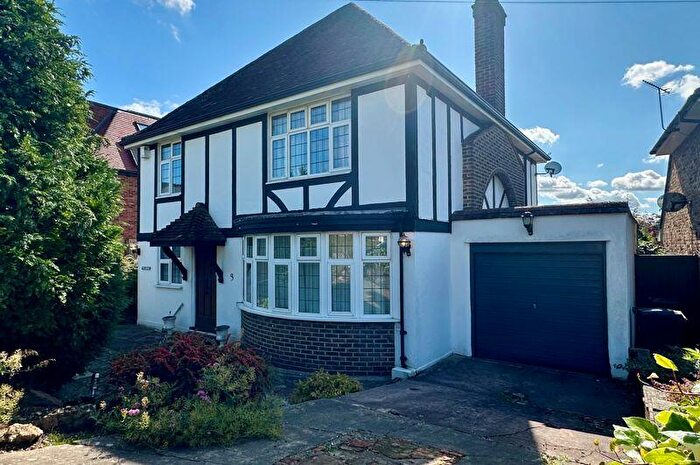 3 Bedroom Detached House For Sale In Wyvern Road, West Purley, CR8