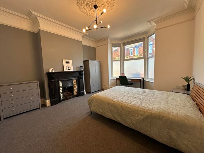 6 Bedroom Terraced House To Rent In West End // Bed House // Sept, LN1