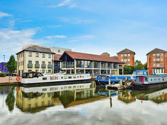 2 Bedroom Flat For Sale In Wharf Road, Chelmsford, CM2