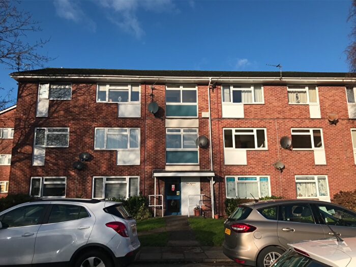 2 Bedroom Flat To Rent In York Mansions, Park Lane, Whitchurch, Cardiff, CF14