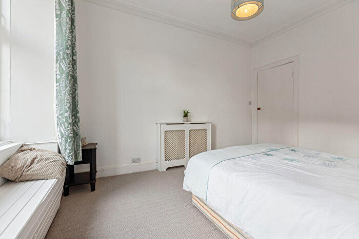 1 Bedroom Flat For Sale In Newlands Road, Cathcart, G44