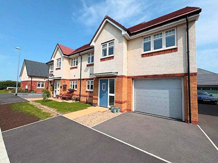 3 Bedroom Semi-Detached House For Sale In Heywood Lane, PR4