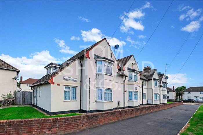 1 Bedroom Flat For Sale In Sutton Gardens, Barking, IG11