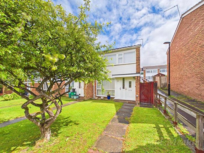 3 Bedroom End Of Terrace House For Sale In Osward, Croydon, CR0