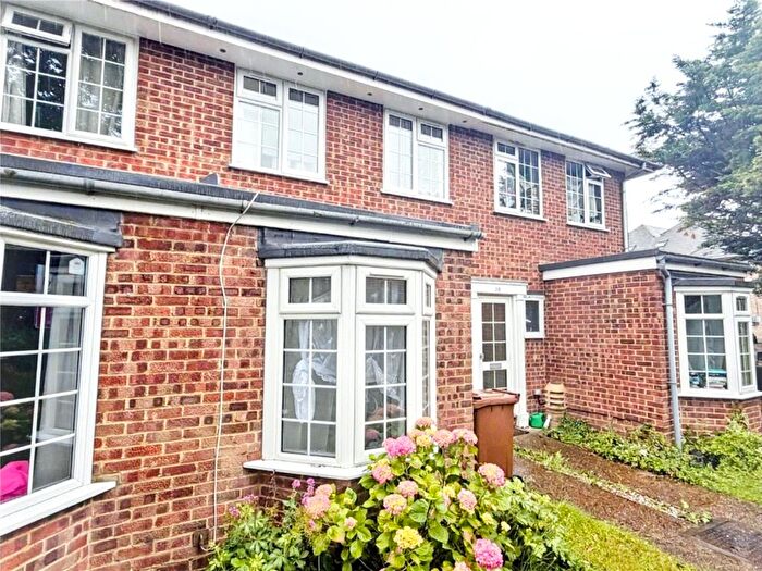 3 Bedroom Terraced House For Sale In Brandy Way, Sutton, SM2
