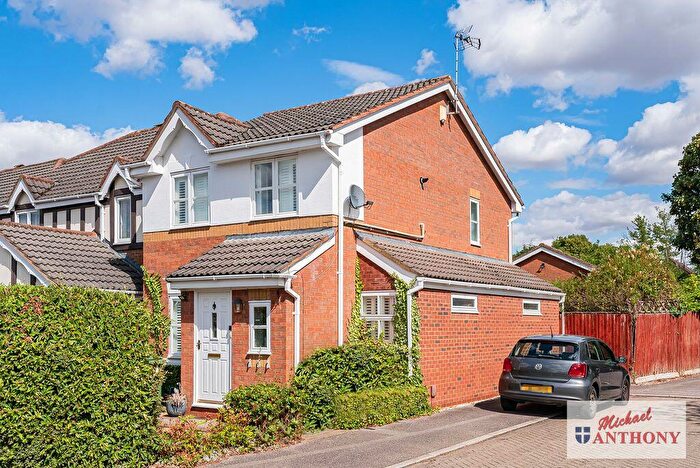 3 Bedroom Detached House For Sale In Heydon Court, Bradville, Milton Keynes, MK13