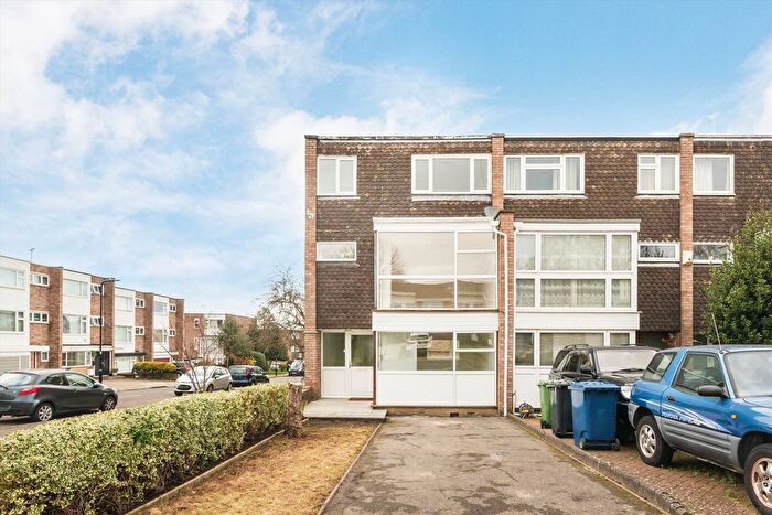 5 Bedroom Property For Sale In Hardwick Green, Ealing, W13