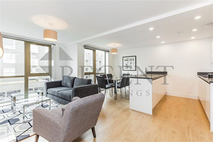 3 Bedroom Flat To Rent In Cavendish Place, Bedford Road, SW4