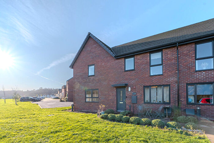 3 Bedroom Terraced House For Sale In Finches Close, Chepstow, NP16