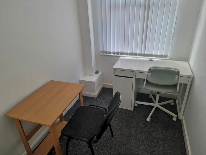 Office To Rent In Office On Park Street West, Luton, Bedfordshire, LU1
