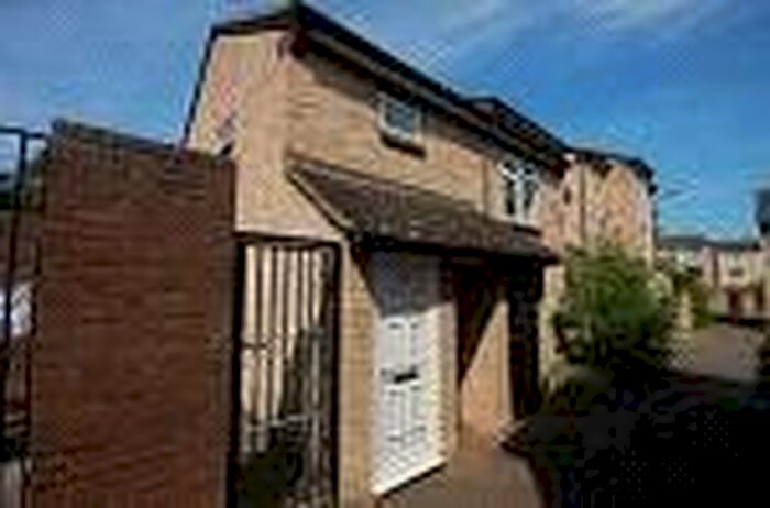 1 Bedroom Maisonette To Rent In Hollands Walk, Basildon, Essex, SS16