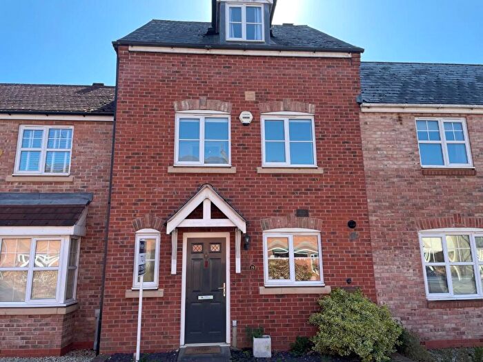 3 Bedroom Town House To Rent In Longfellow Road, Stratford-upon-Avon, CV37