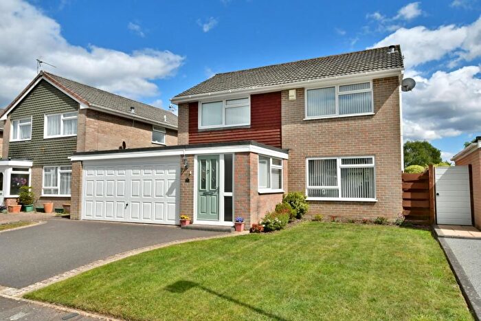 4 Bedroom Detached House For Sale In Lynwood Drive, Wimborne, Dorset, BH21