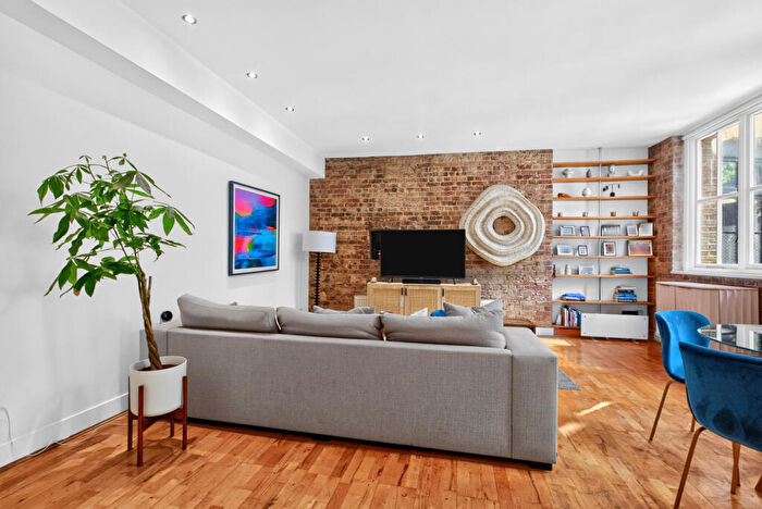 2 Bedroom Apartment To Rent In Crawford Passage, London, EC1R