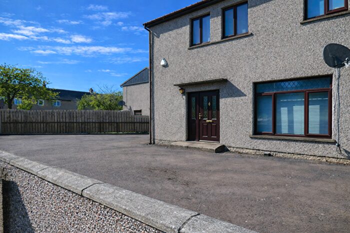 3 Bedroom Semi-Detached House For Sale In Westerton Crescent, Aberdeen, AB16