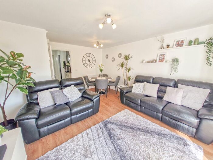 3 Bedroom Terraced House For Sale In Coughton Close, Daventry, NN11