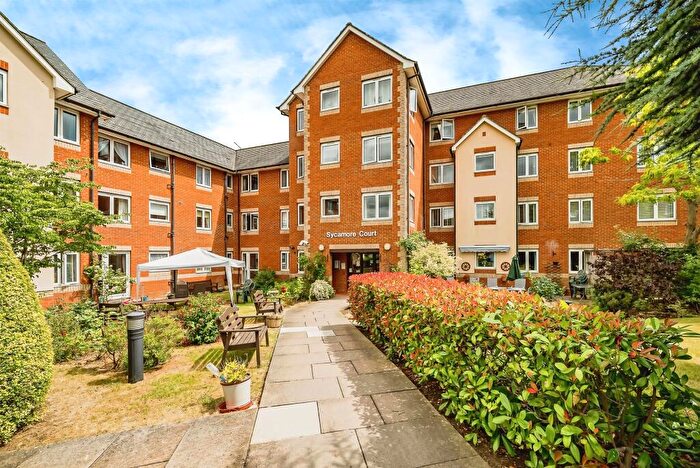 1 Bedroom Apartment For Sale In Willow Road, Aylesbury, HP19