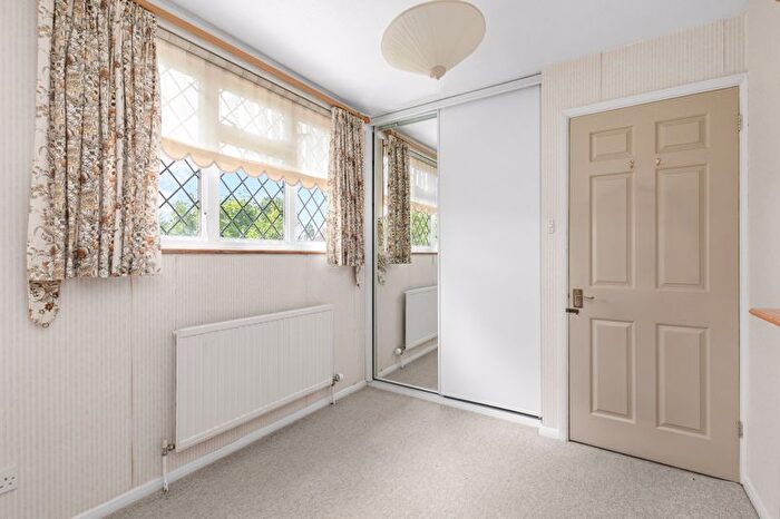 3 Bedroom Detached House For Sale In Laleham Road, Staines-Upon-Thames, TW18