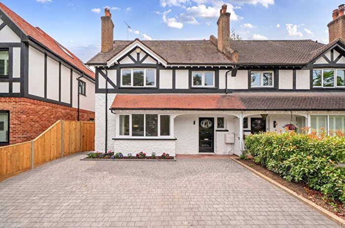 5 Bedroom Semi-Detached House For Sale In Foxley Lane, West Purley, CR8