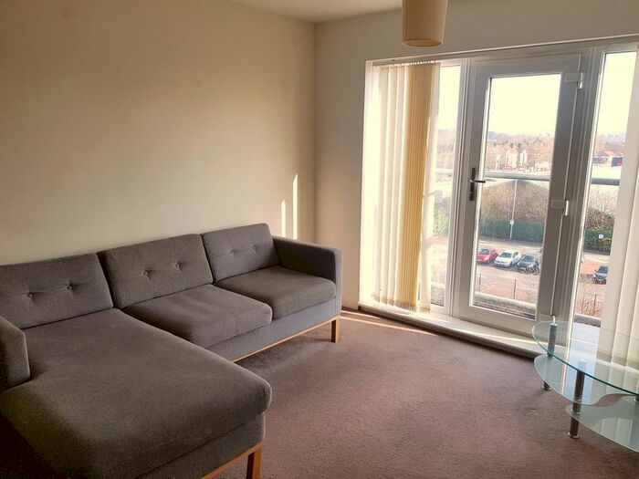 2 Bedroom Flat To Rent In Pilgrims Way, Salford, M50