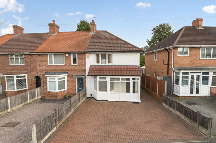 3 Bedroom End Of Terrace House For Sale In Arlington Road, Warstock, Birmingham, B14