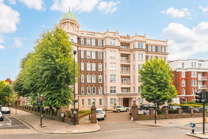2 Bedroom Flat For Sale In Grove End Road, St John's Wood, NW8