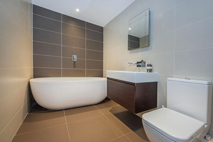 2 Bedroom Apartment To Rent In Charter Quay Kingston Upon Thames, KT1