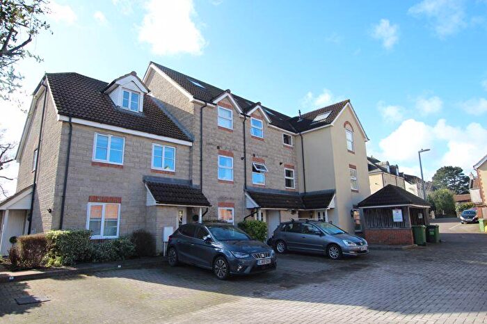 1 Bedroom Flat For Sale In St. Marys Close Warmley Bristol, BS30
