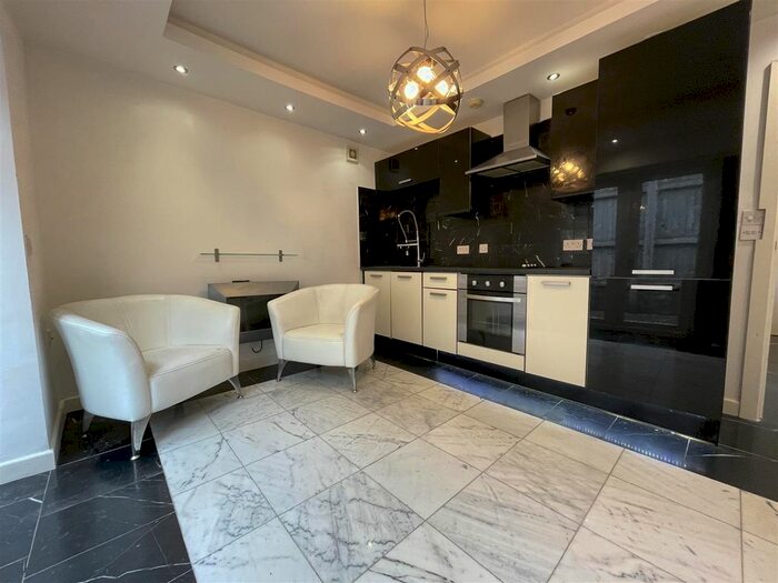 1 Bedroom Flat To Rent In The Parade, Roath, Cardiff, CF24