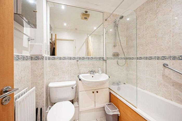1 Bedroom Flat To Rent In Moreland Street, Clerkenwell, London, EC1V